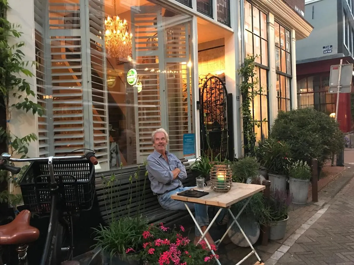 ** Bed & Breakfast The African Lily Amsterdam Netherlands
